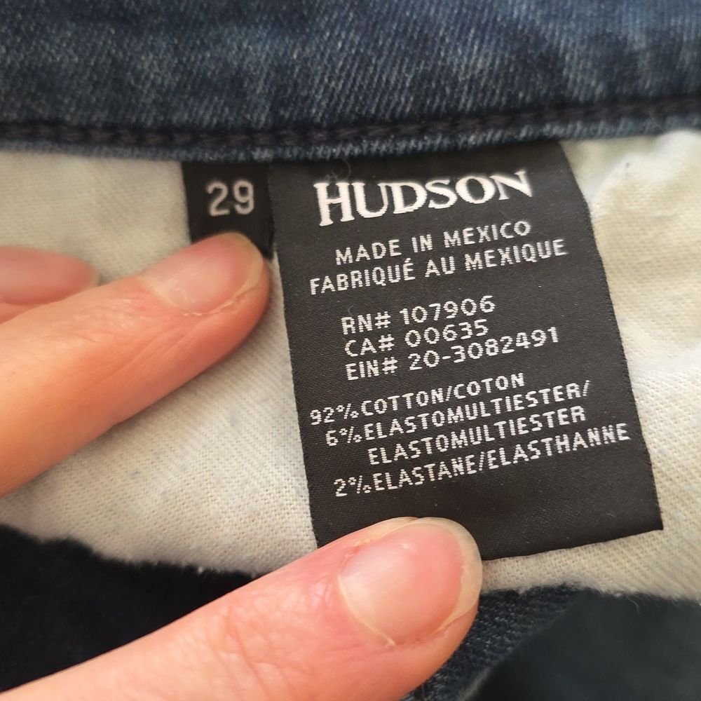 Hudson Amber Raw Edge Hem Jean Shorts Size 29 - Picture 10 of 11